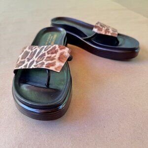 Donald Pliner Fifi Animal Print Sandals Size 7
